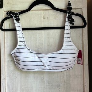 So black and white bikini top size medium